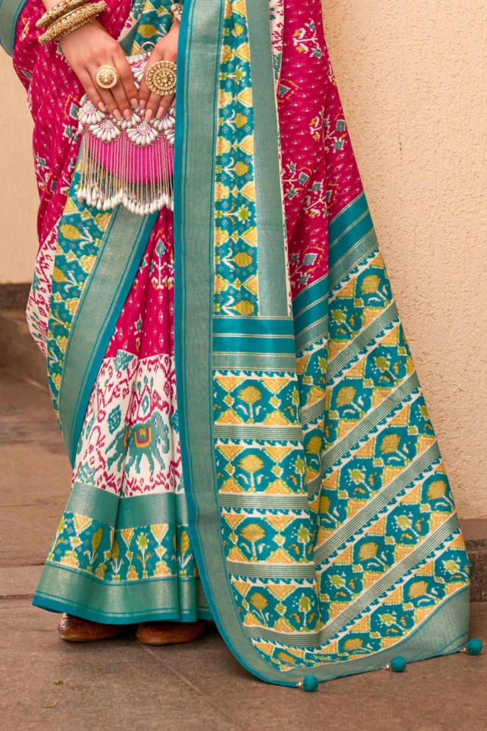 Elegant Silk Saree Featuring Classic Patola Print Work