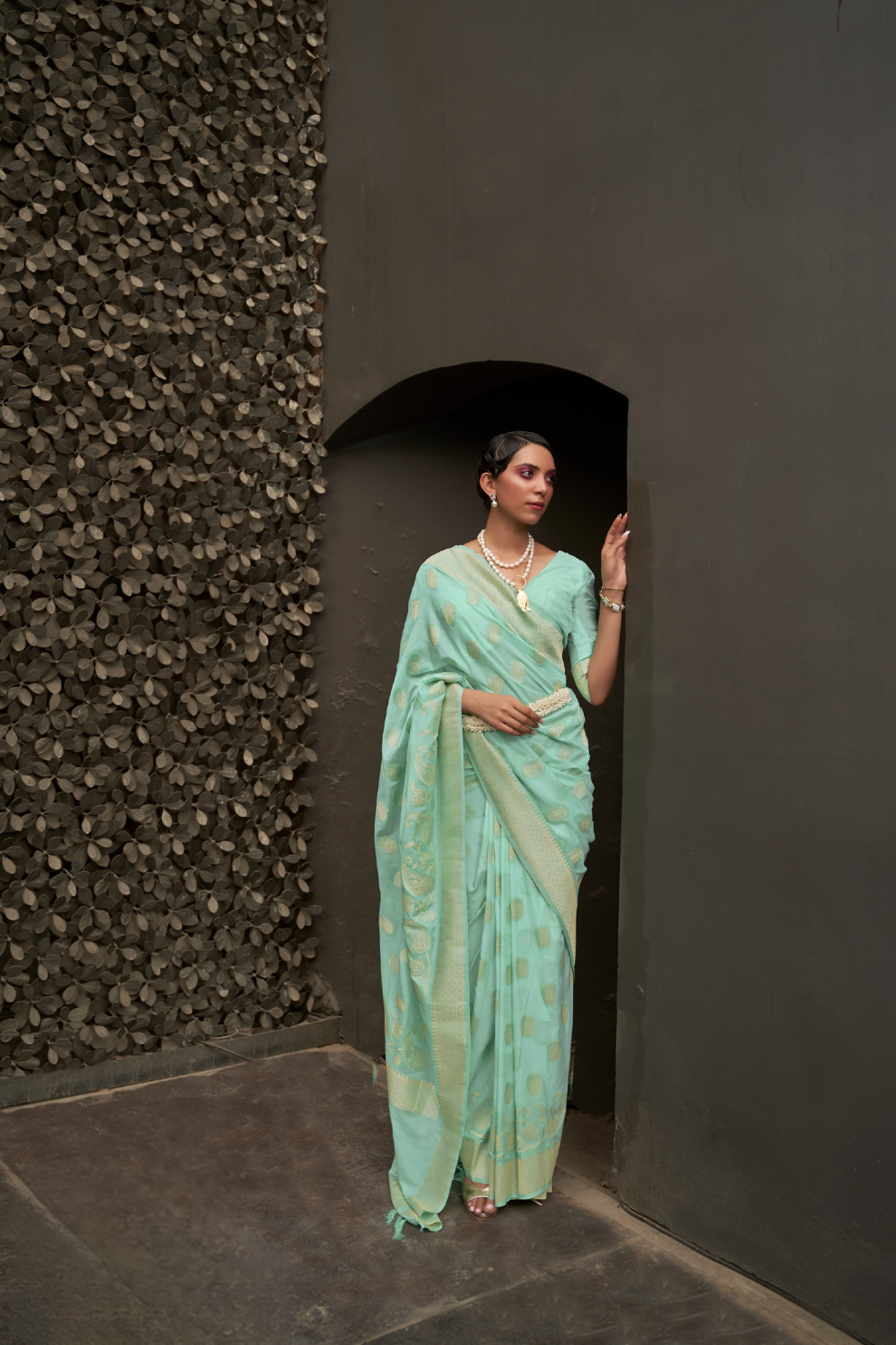 Designer Two-Tone Weaving Saree in Nylon Chinon
