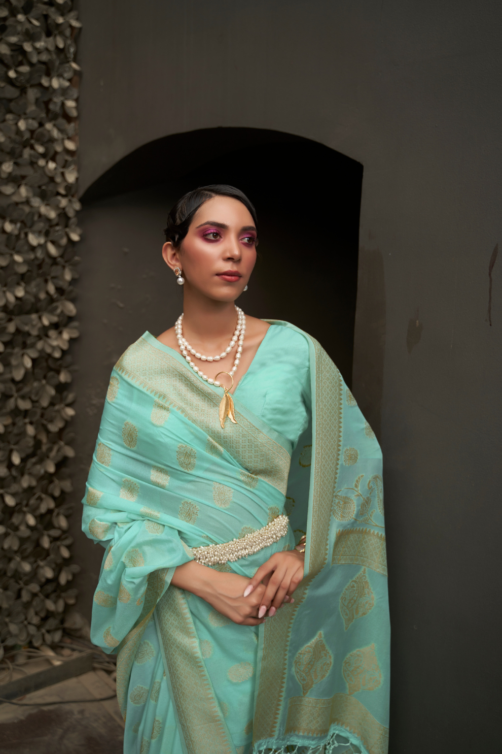 Designer Two-Tone Weaving Saree in Nylon Chinon