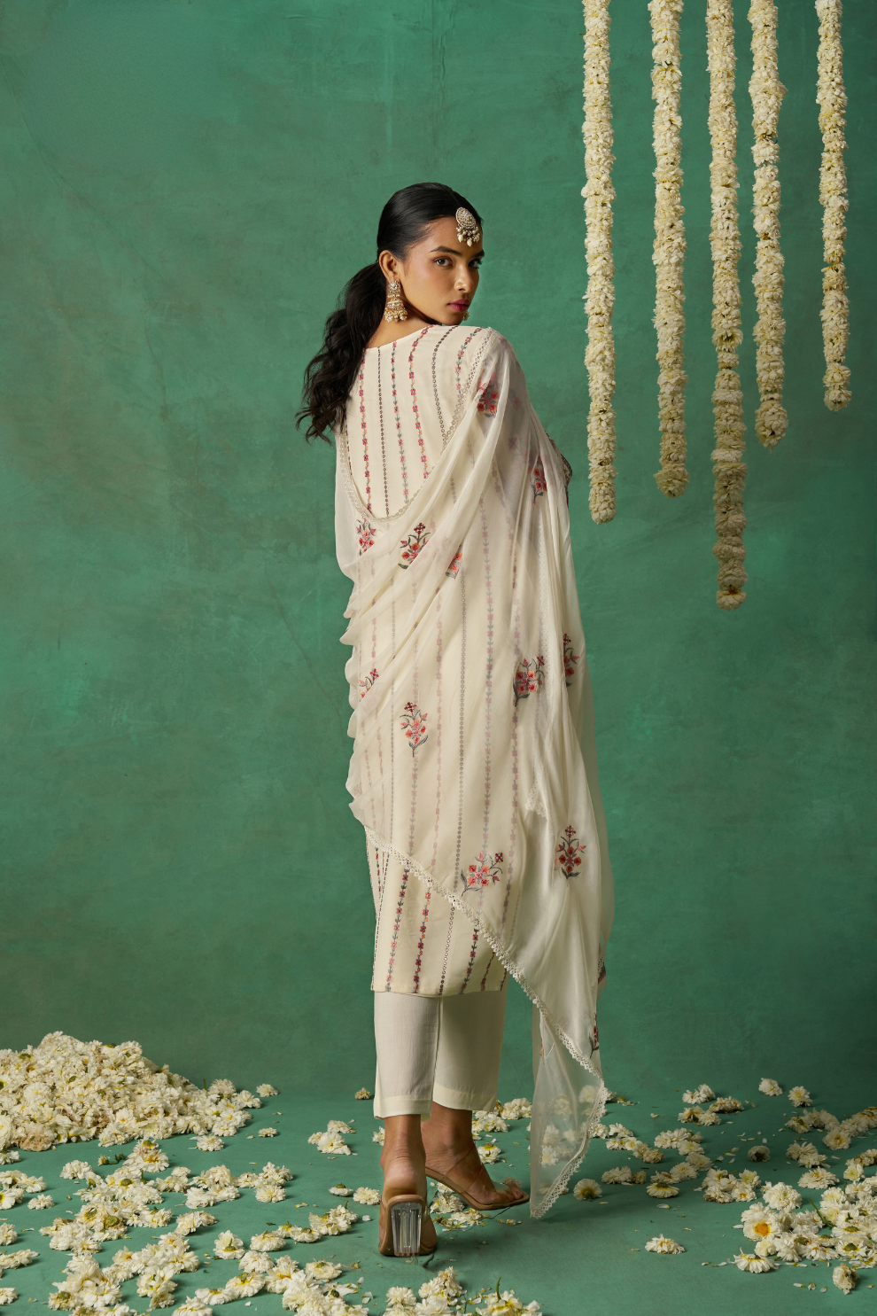 Graceful  Multi-Thread Embroidered Pant Suit