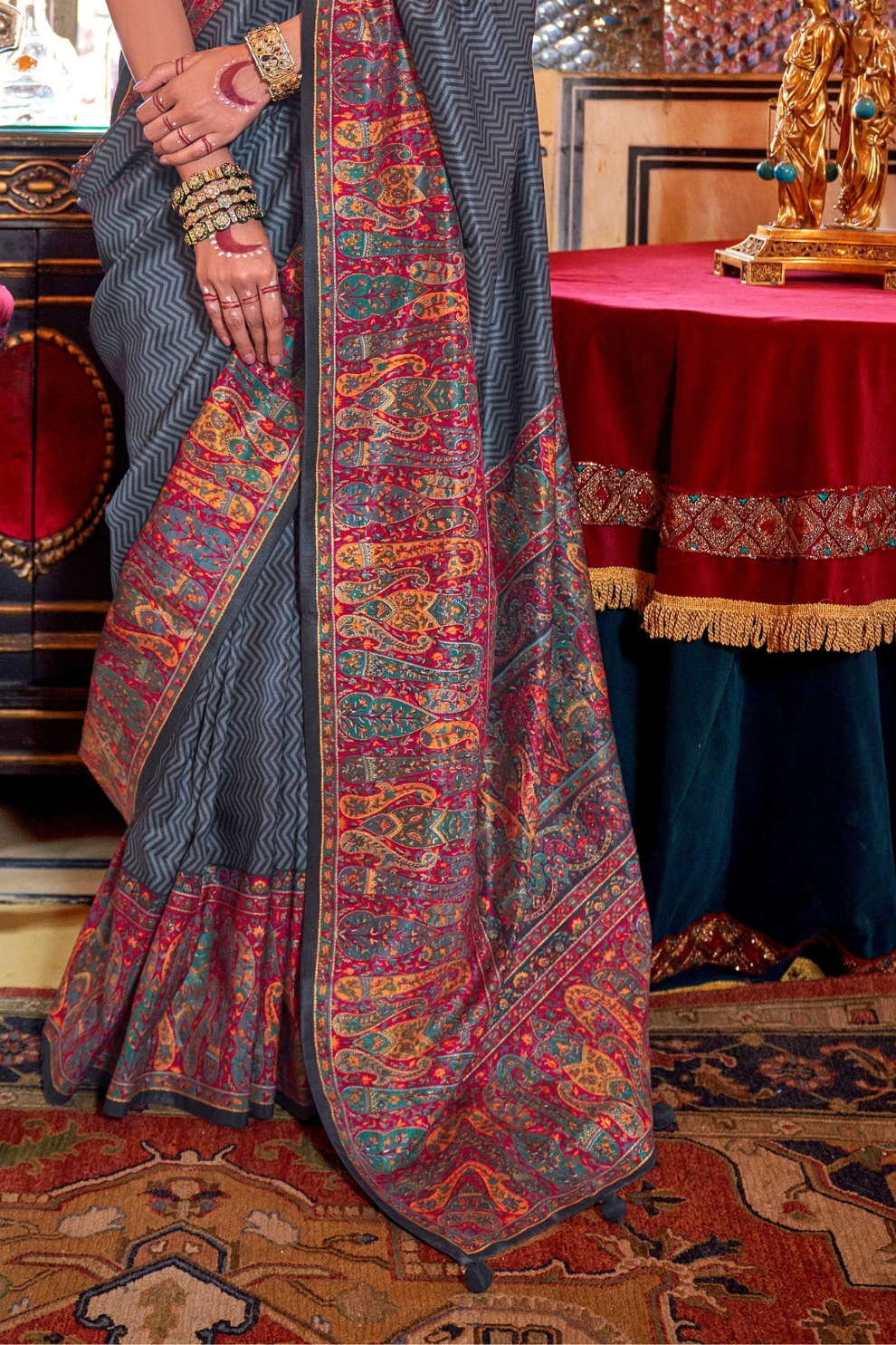 Elegant Printed Jamewar Saree – Blended Silk