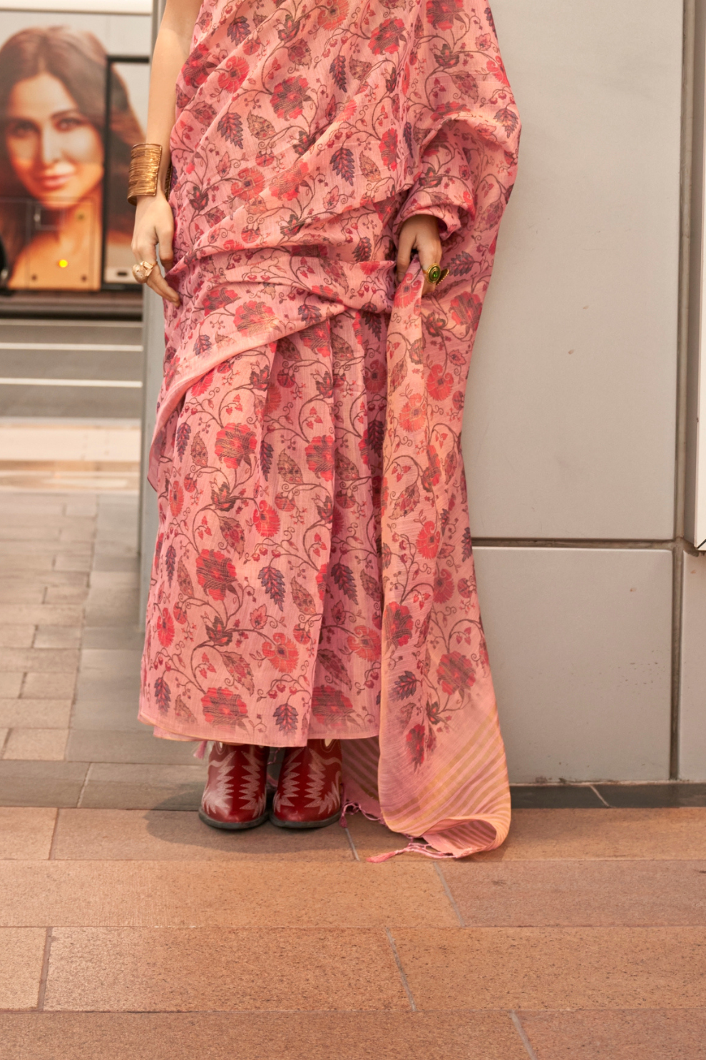 Tissue Saree with Elegant Handloom Weaving and Subtle Shine