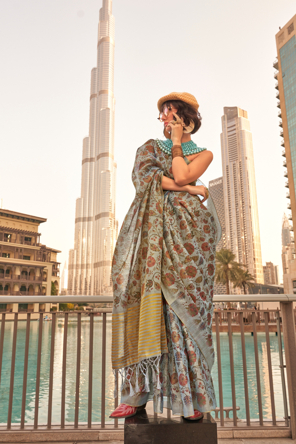 Tissue Saree with Elegant Handloom Weaving and Subtle Shine