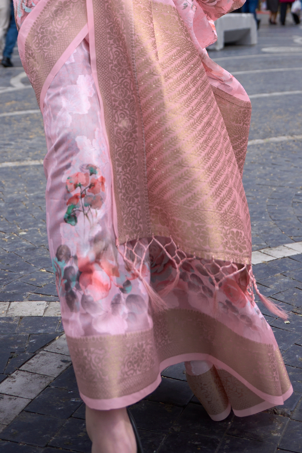 Poly Brasso Saree with Fine Handloom Weaving Detail