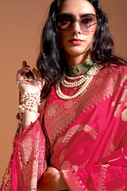 Pure Georgette Handloom Woven Silk Saree with Graceful Texture