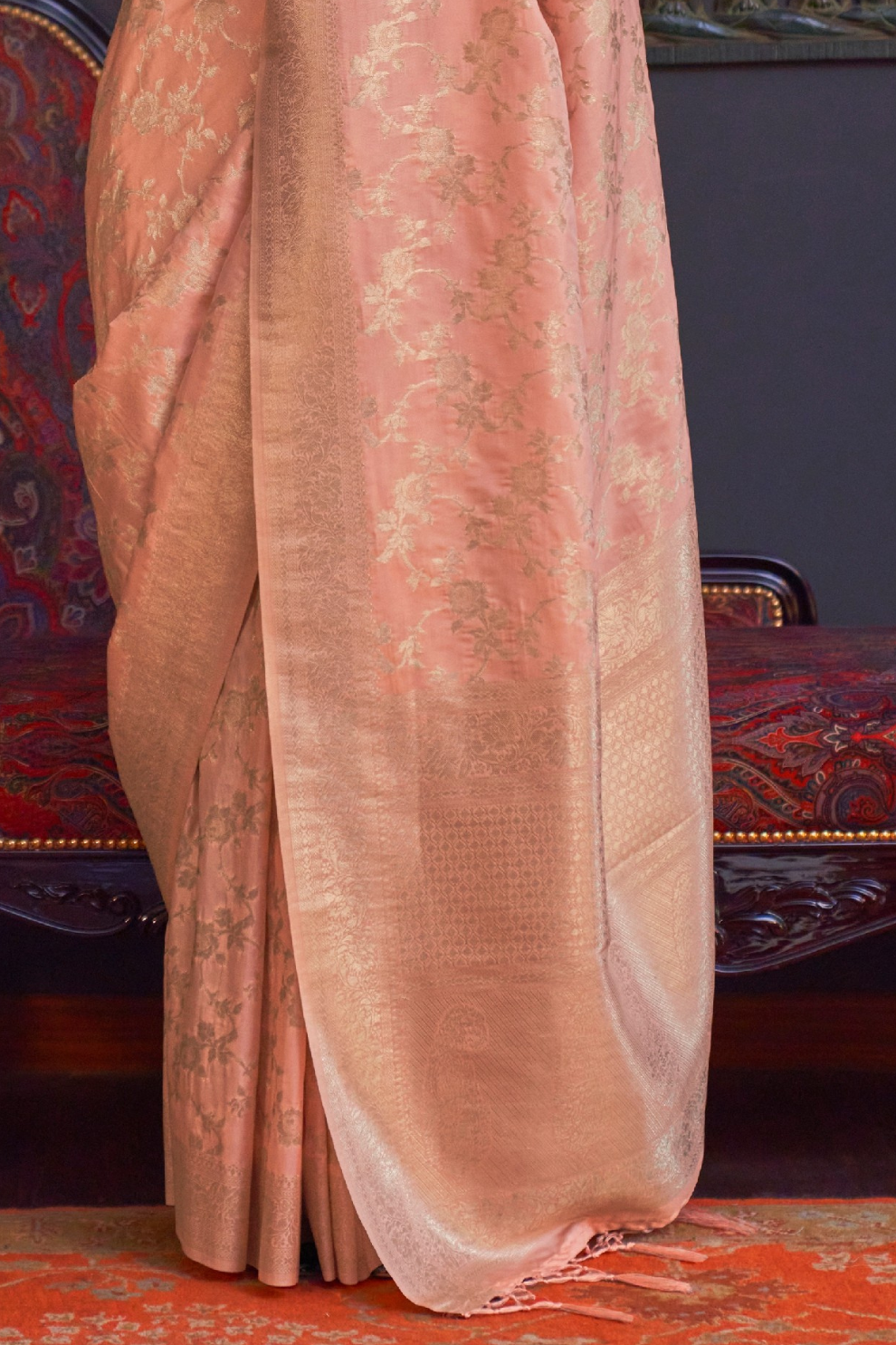 Graceful Handloom Woven Silk Saree with Traditional Charm