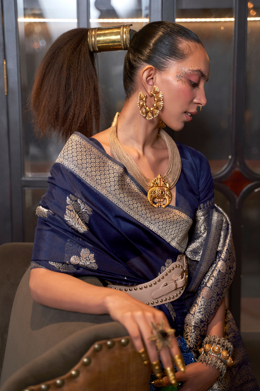Graceful Georgette Silk Saree with Zari Woven Detailing