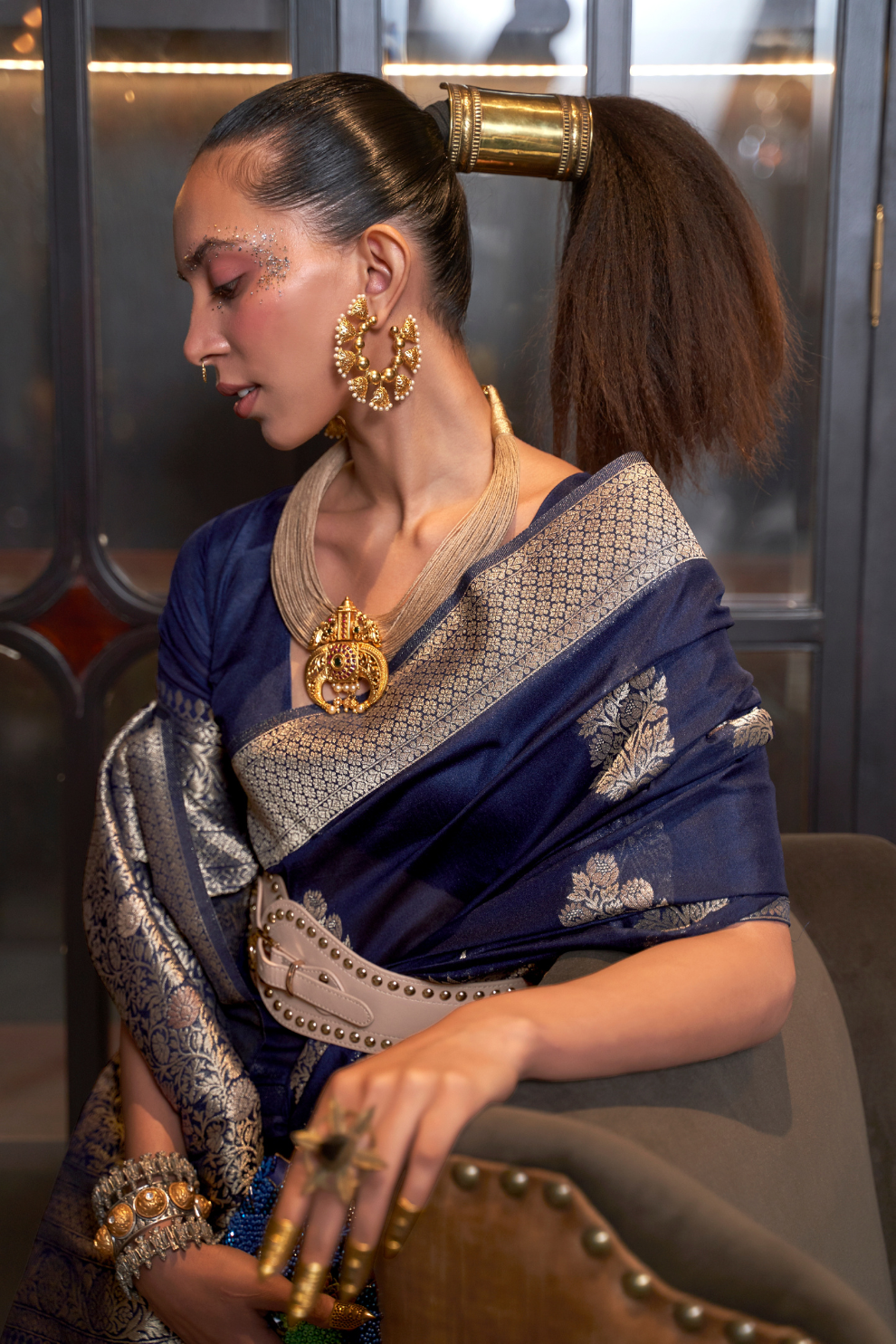 Graceful Georgette Silk Saree with Zari Woven Detailing