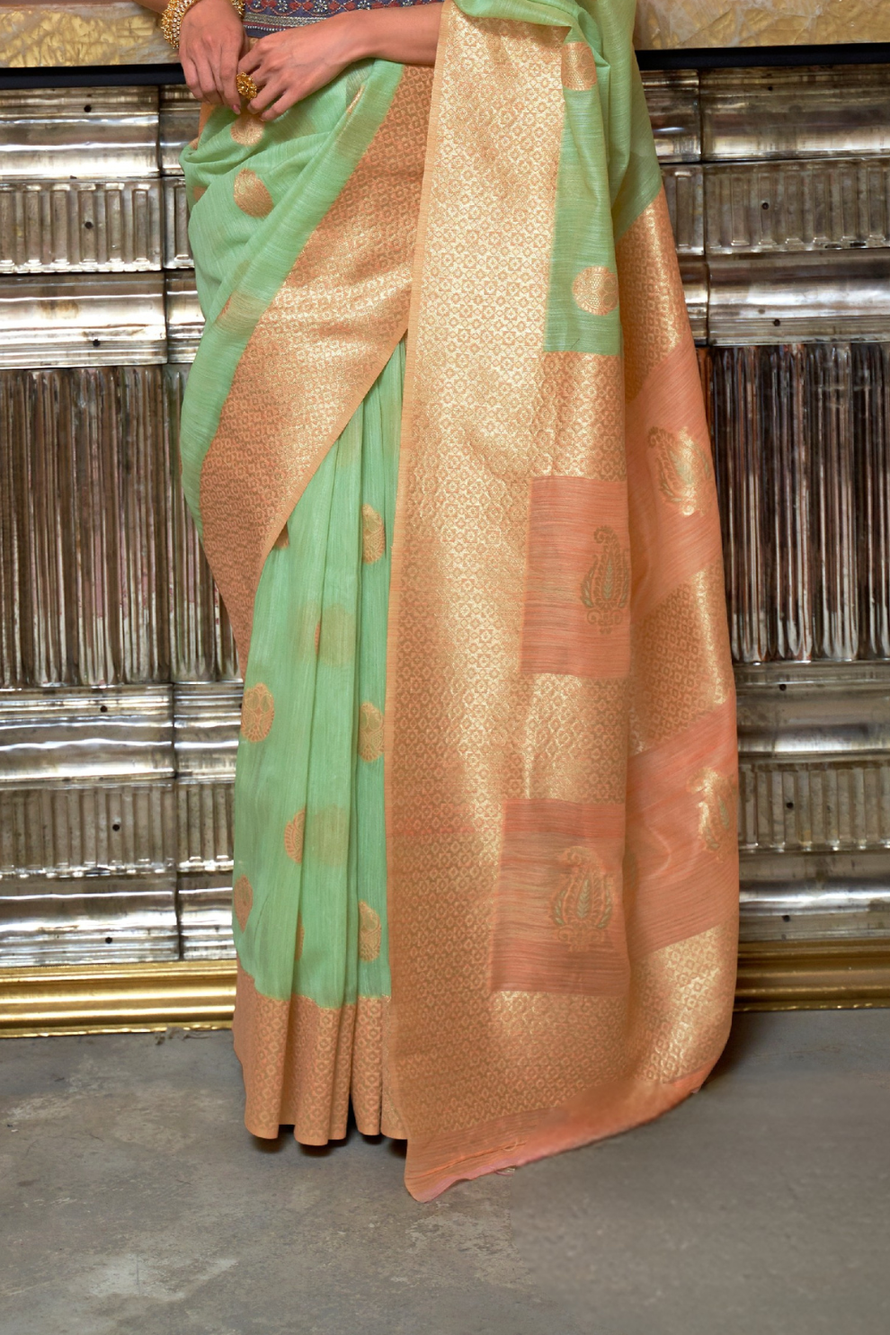 Woven Linen Silk Saree with Subtle Zari Detailing