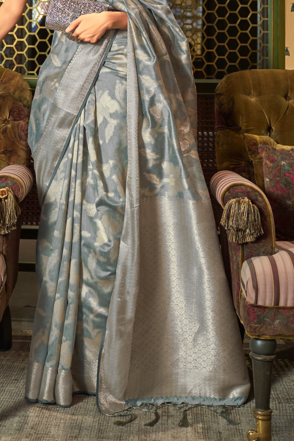 Banarasi Saree with Contrast Border and Traditional Weaving