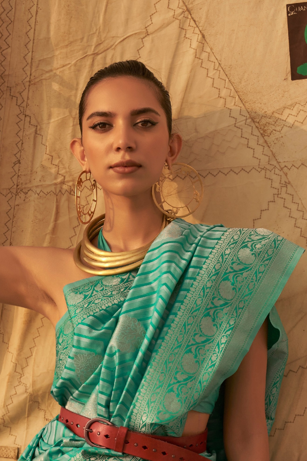 Regal Zari Woven Banarasi Saree with Traditional Motifs