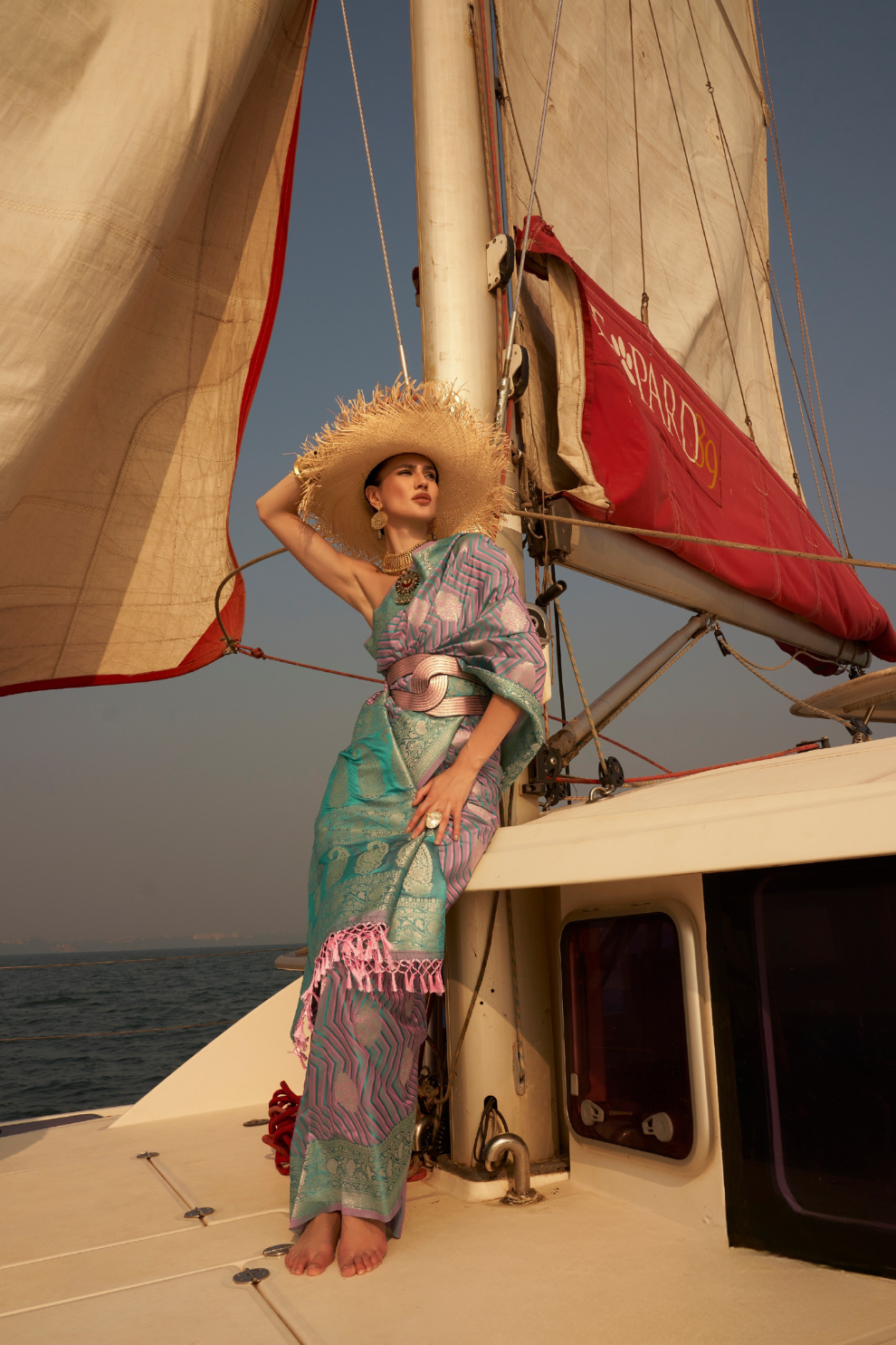 Regal Zari Woven Banarasi Saree with Traditional Motifs