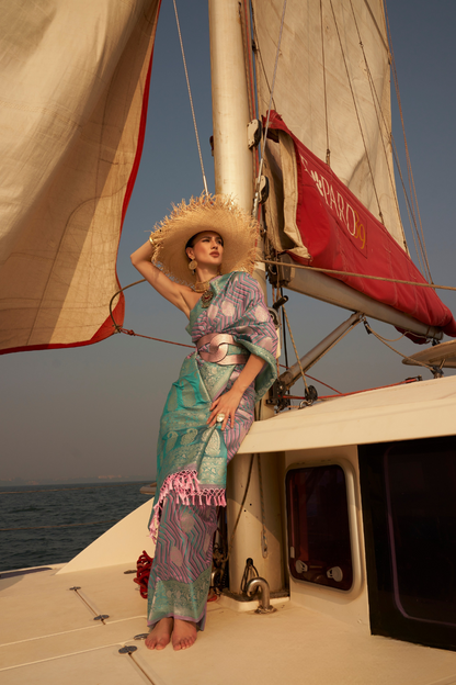 Regal Zari Woven Banarasi Saree with Traditional Motifs