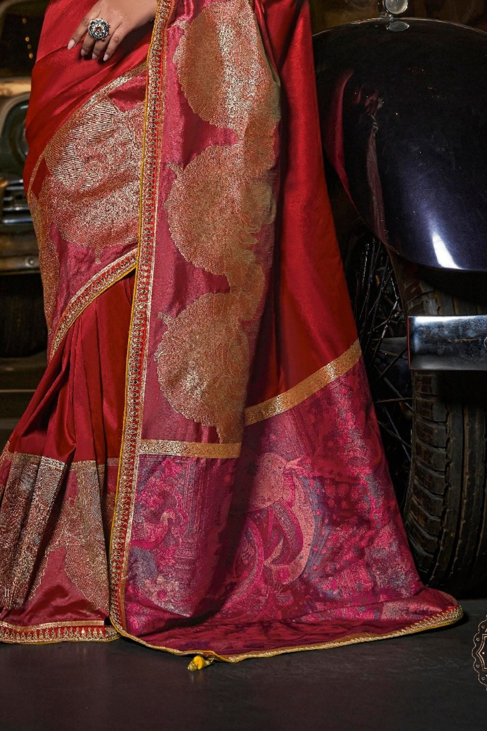 Pure Silk Saree with Beautifully Weaved Pallu and Border - LaVante Fashion