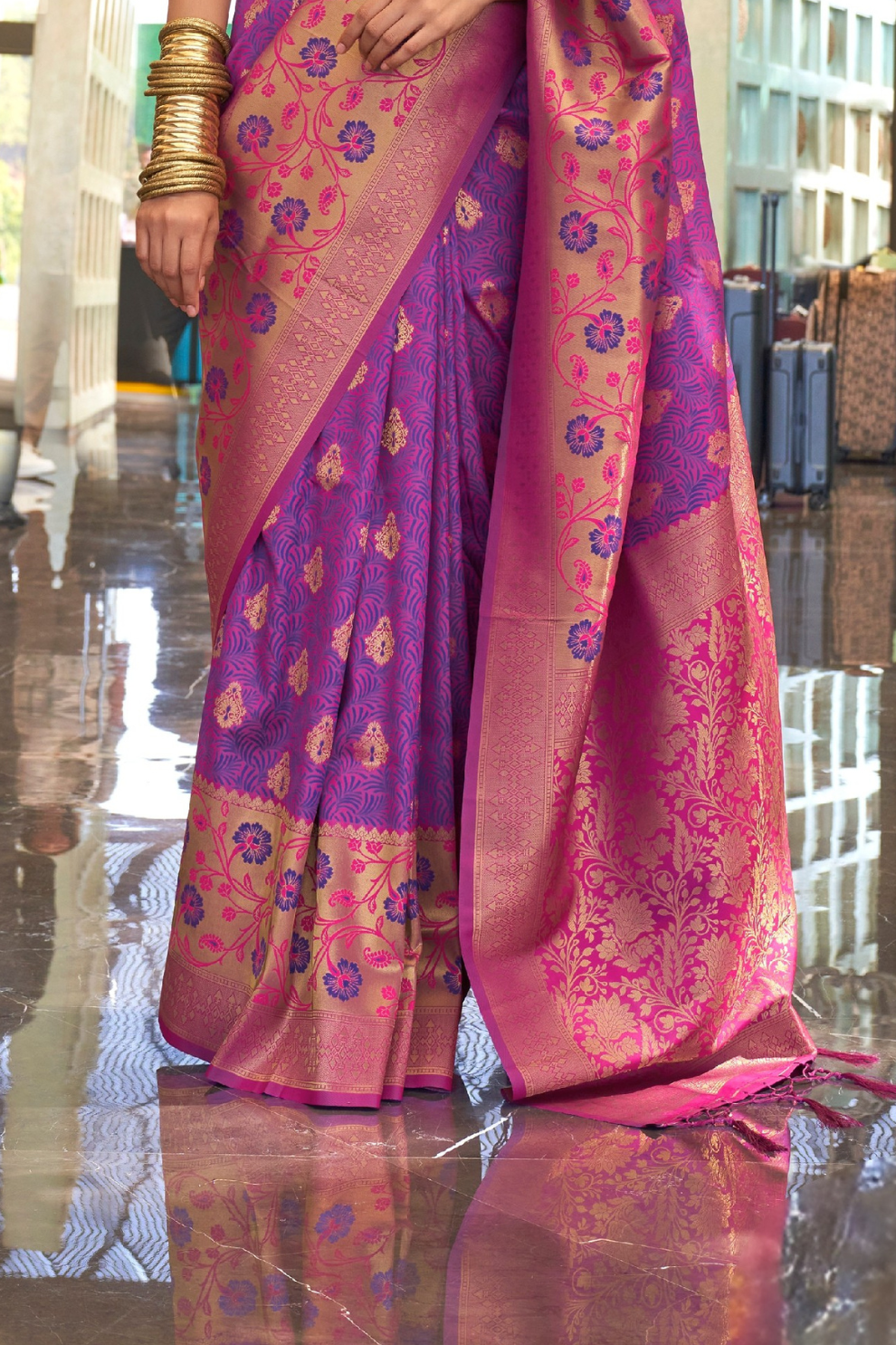 Timeless Woven Zari Silk Saree with Traditional Elegance