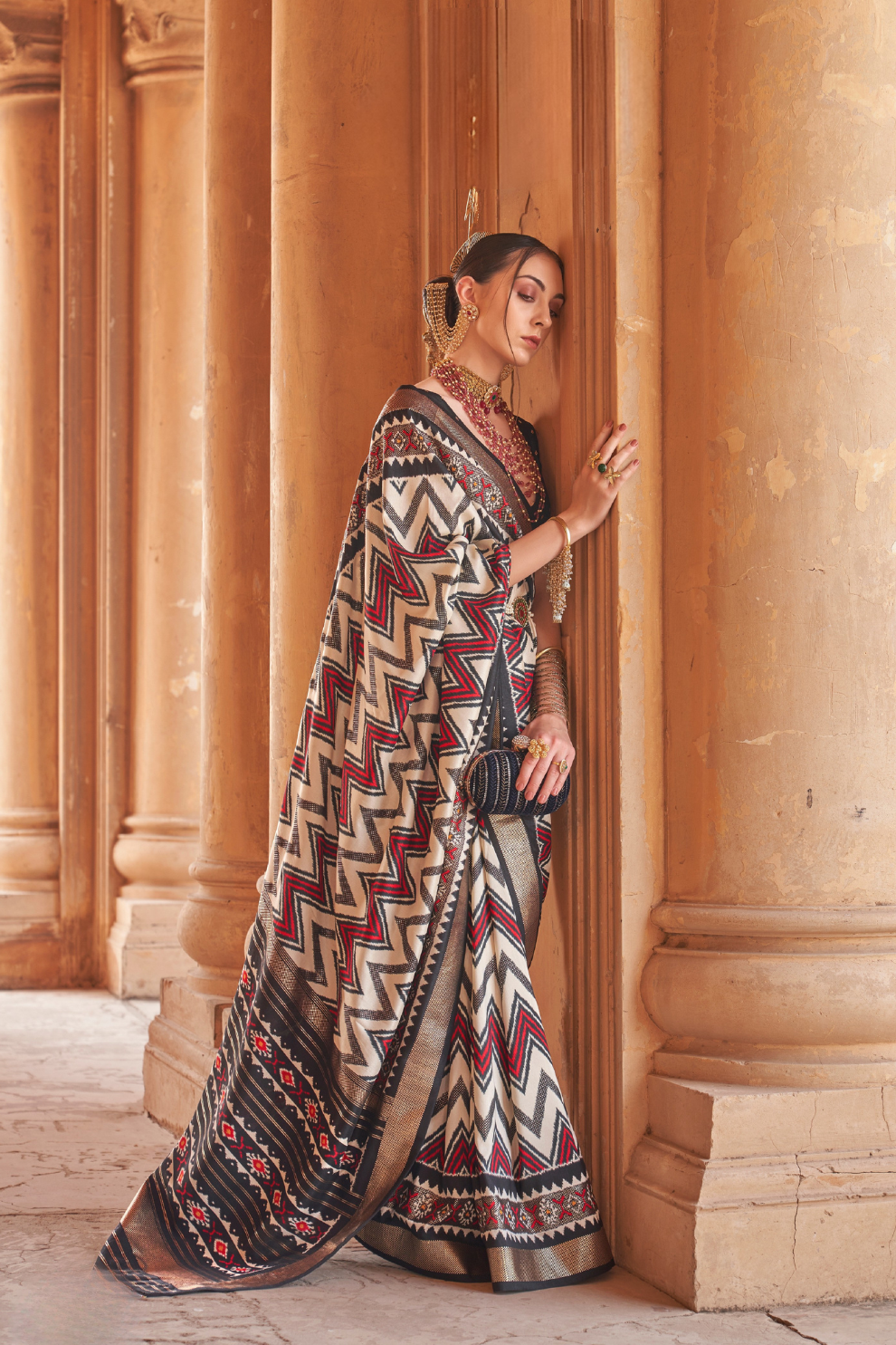 Ethnic Motif Zari Saree in Banarasi Weave Style
