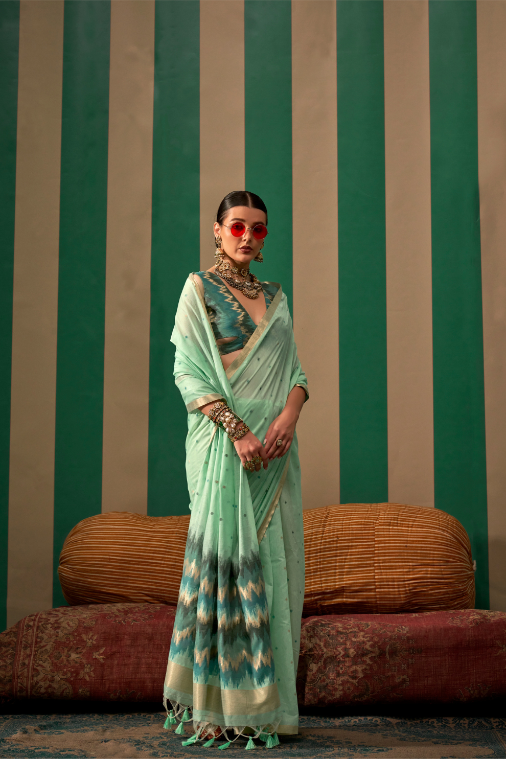 Graceful Spun Silk Saree with Handloom Weaving