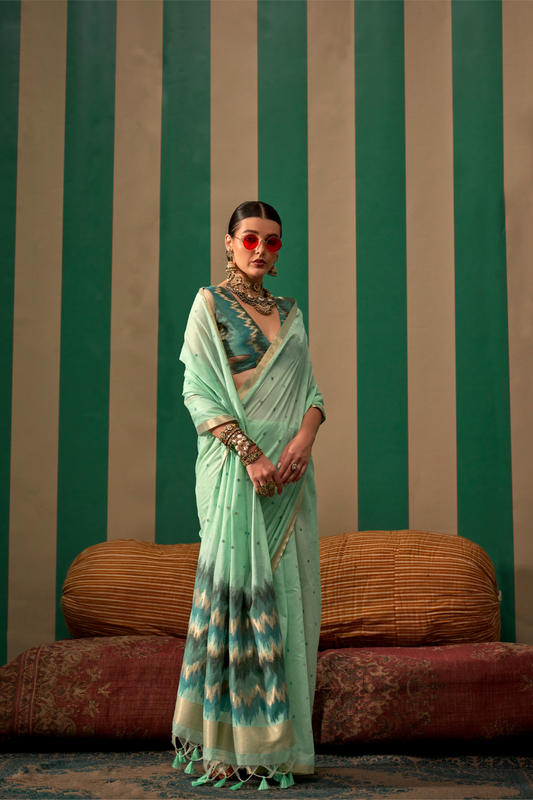 Graceful Spun Silk Saree with Handloom Weaving