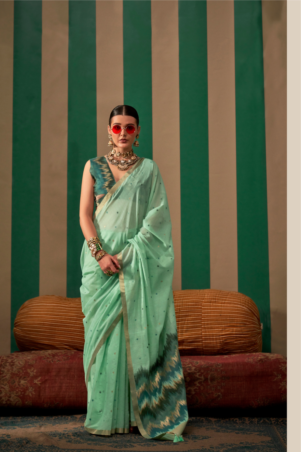 Graceful Spun Silk Saree with Handloom Weaving