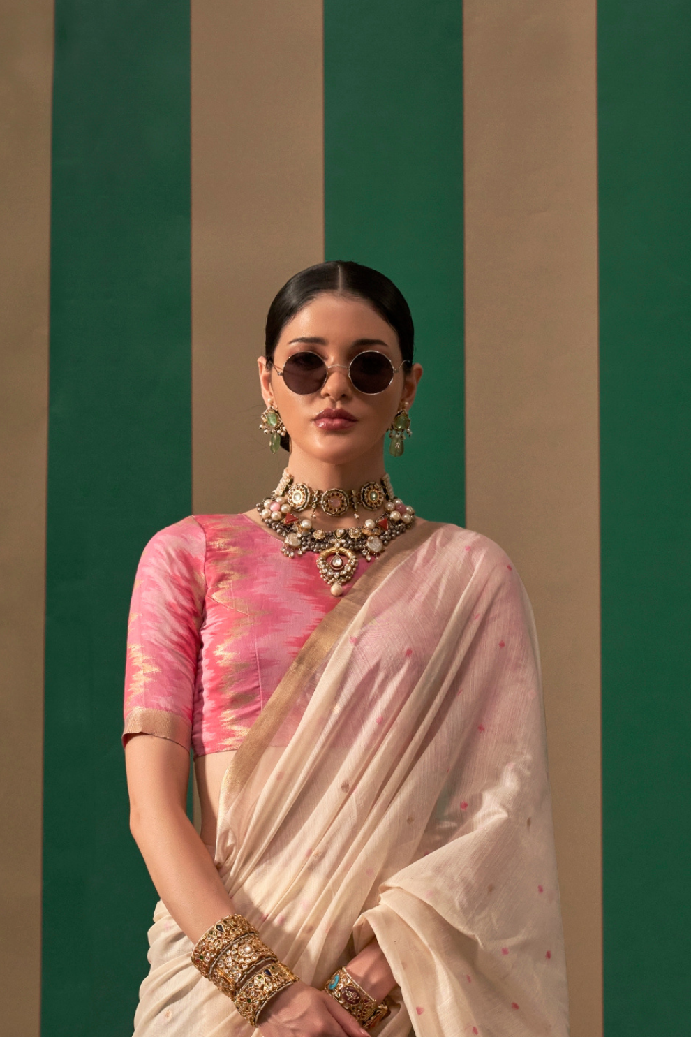 Graceful Spun Silk Saree with Handloom Weaving