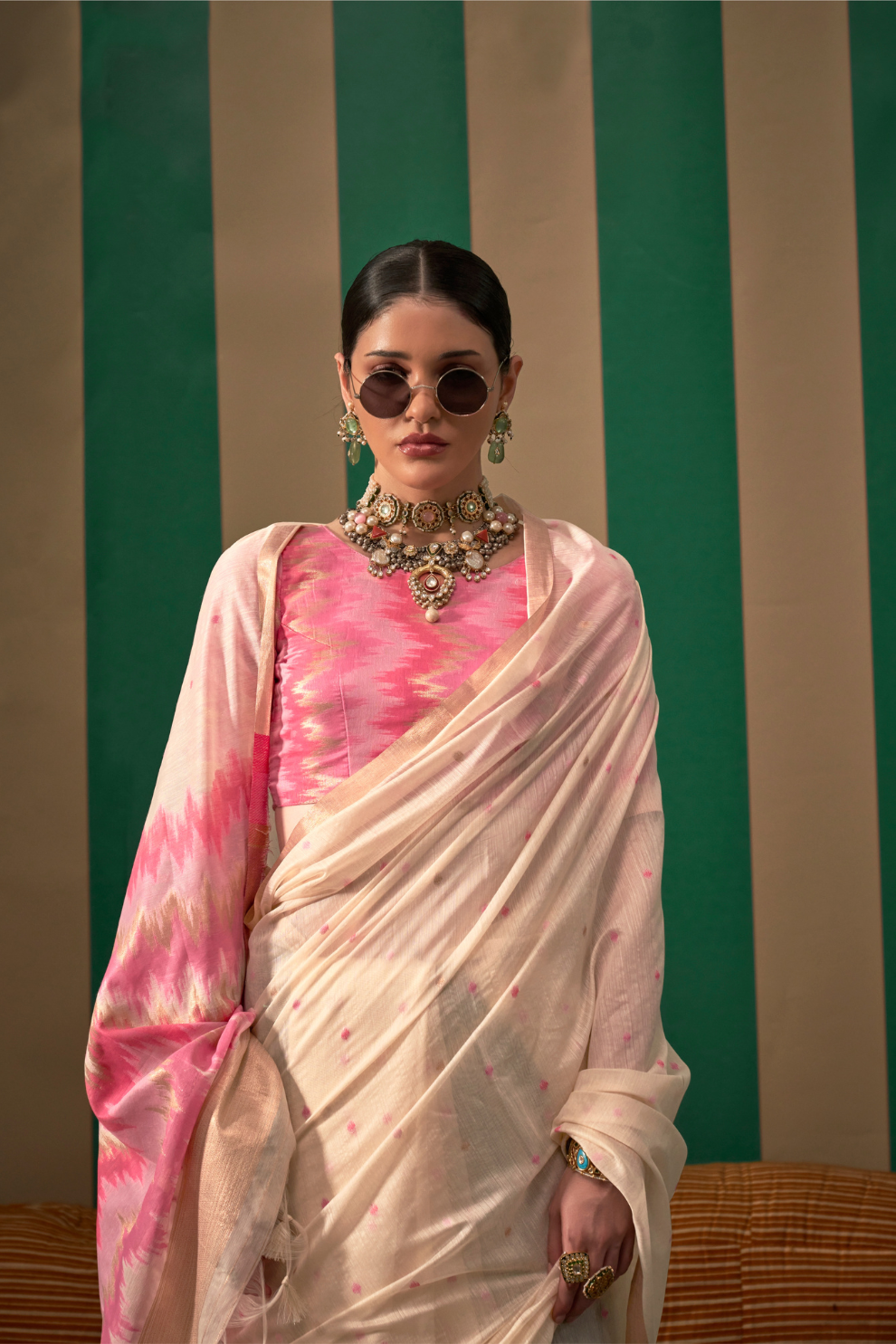 Graceful Spun Silk Saree with Handloom Weaving