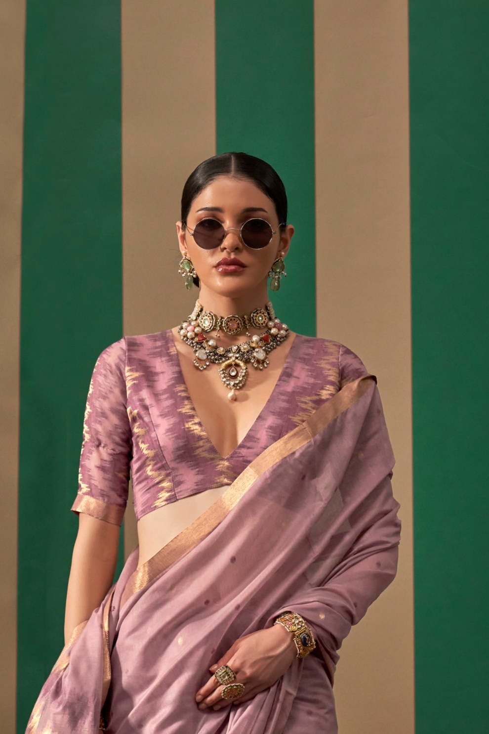 Graceful Spun Silk Saree with Handloom Weaving