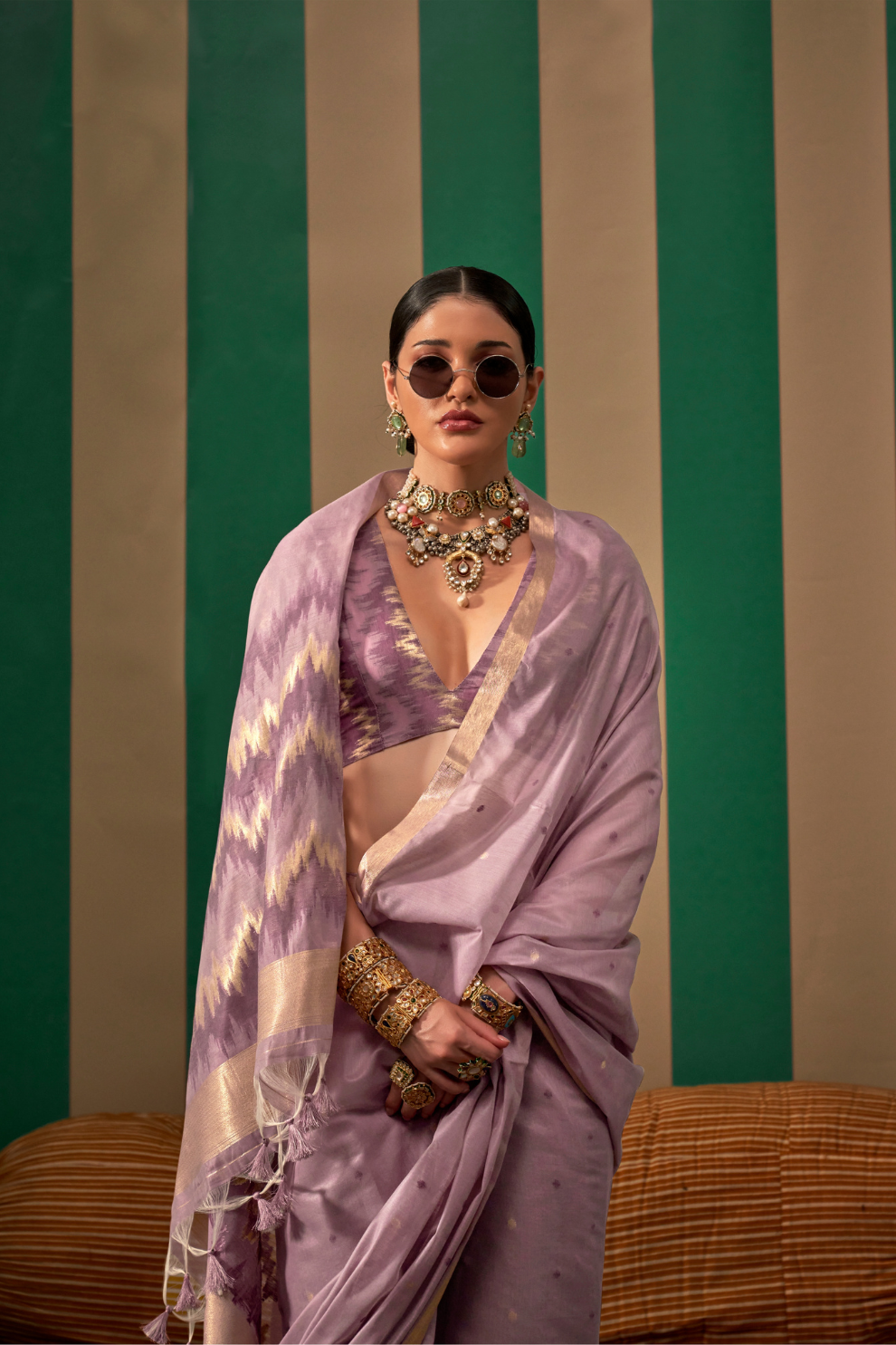 Graceful Spun Silk Saree with Handloom Weaving
