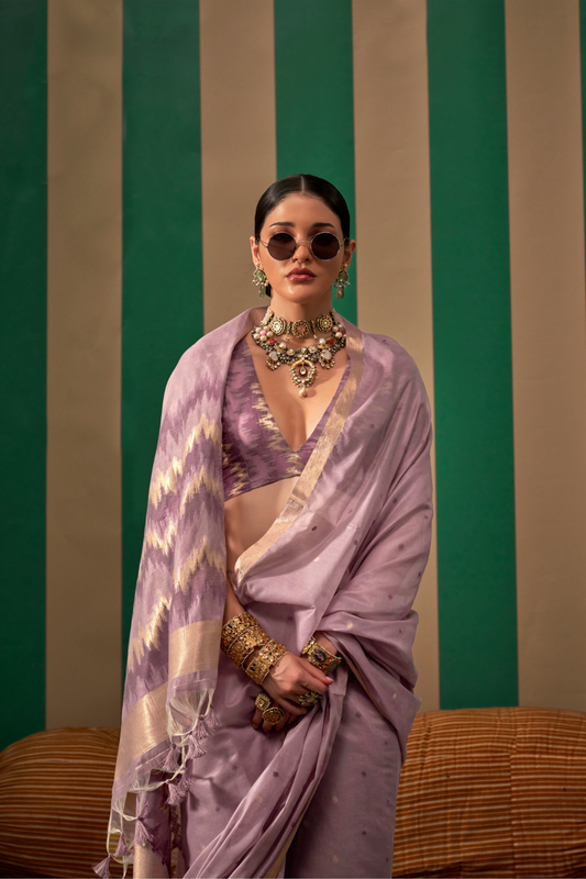 Graceful Spun Silk Saree with Handloom Weaving