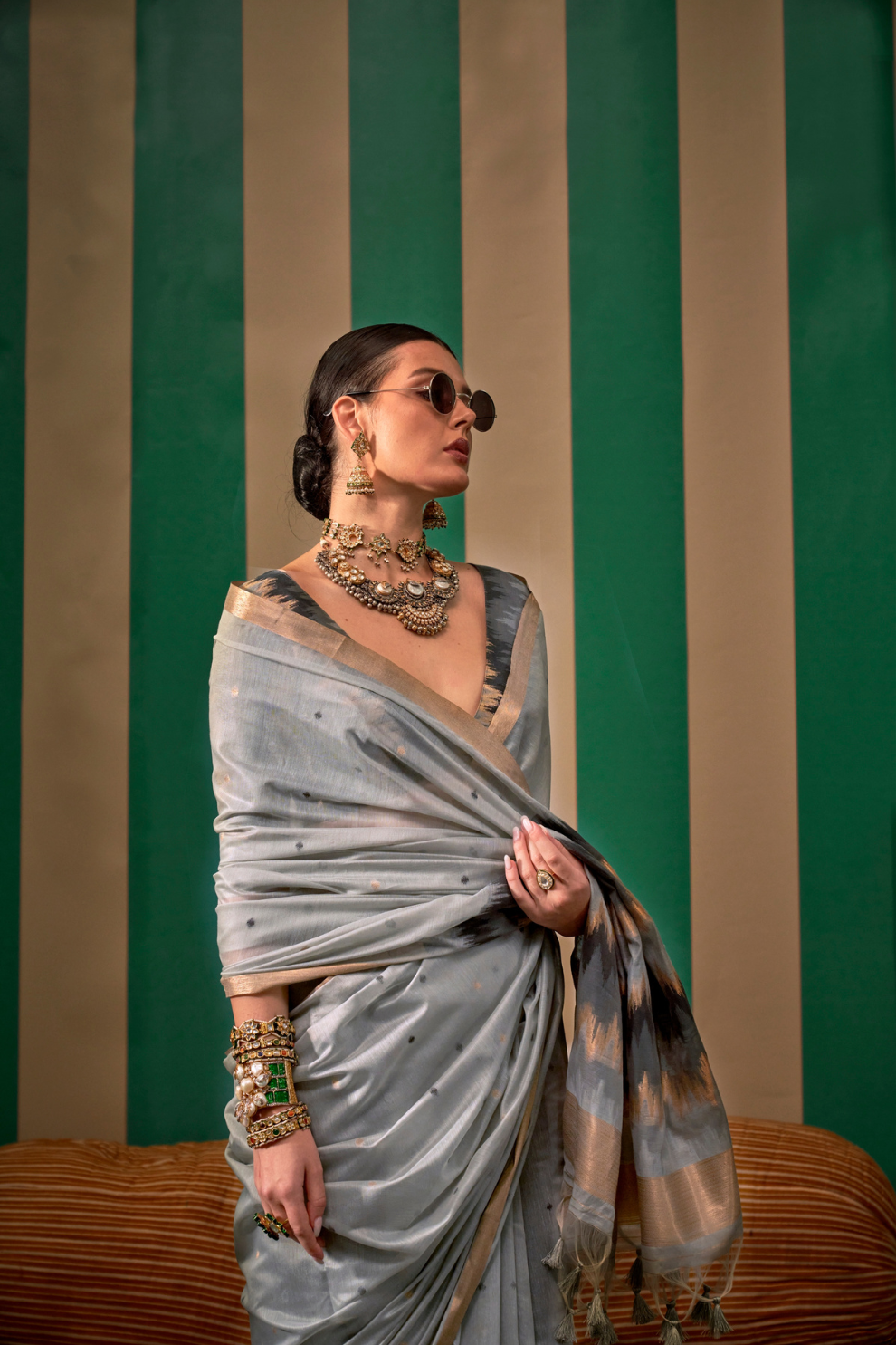 Graceful Spun Silk Saree with Handloom Weaving