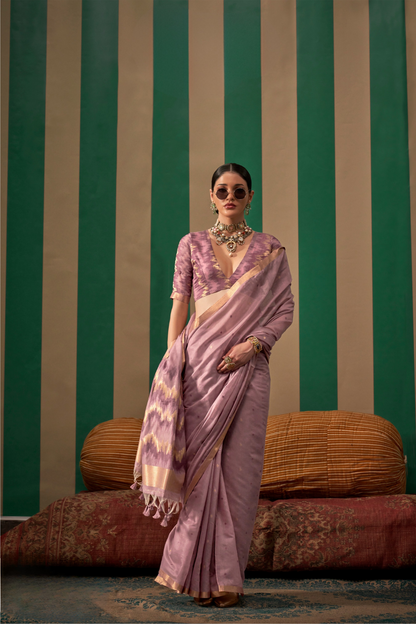 Graceful Spun Silk Saree with Handloom Weaving