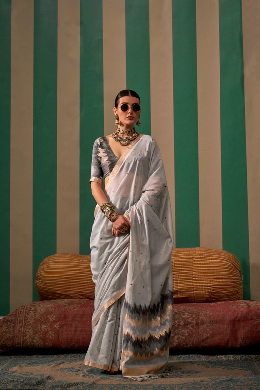 Graceful Spun Silk Saree with Handloom Weaving