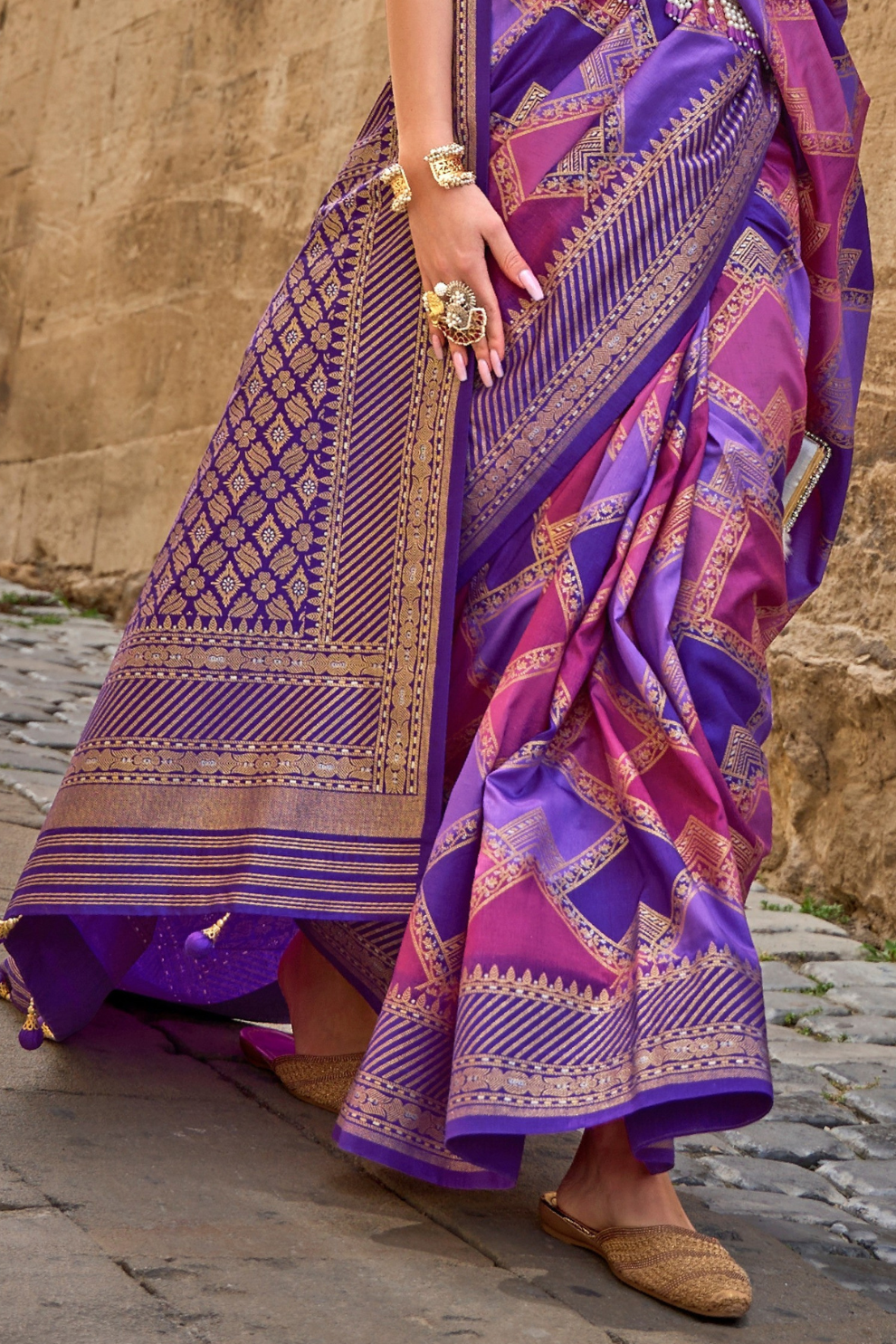Graceful Aqua Effect Saree in Viscose Polyester Silk Fabric