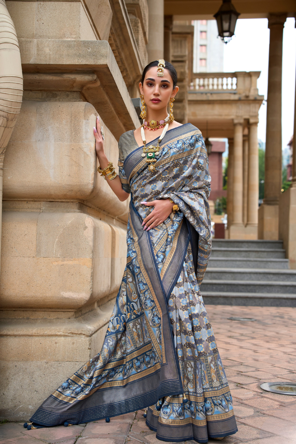 Graceful Saree in Superior Viscose Polyester Silk Fabric