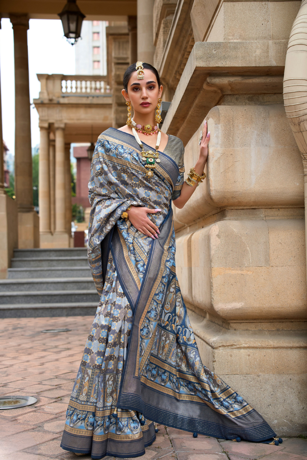 Graceful Saree in Superior Viscose Polyester Silk Fabric