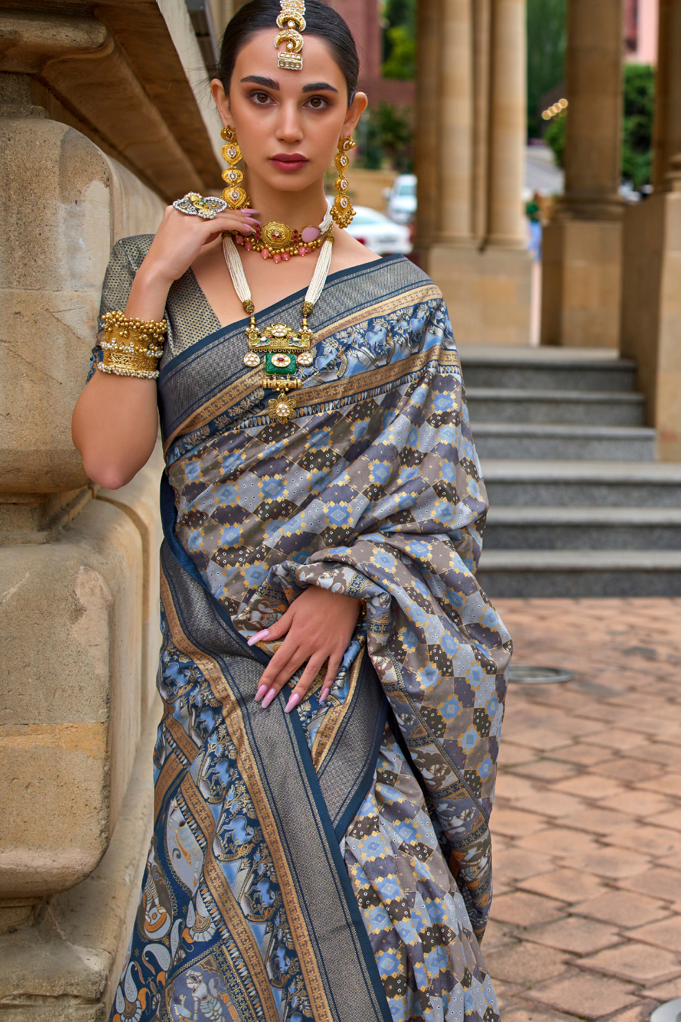 Graceful Saree in Superior Viscose Polyester Silk Fabric