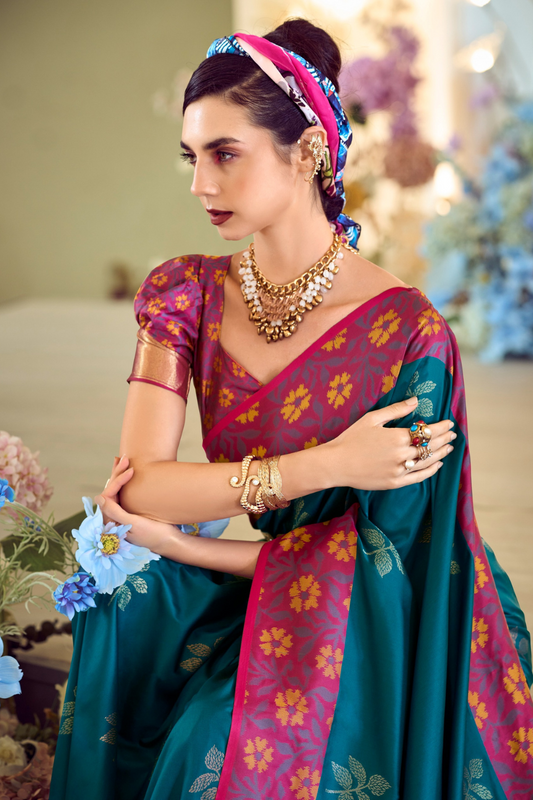 Soft Silk Saree with Traditional Ikkat Border - LaVante Fashion