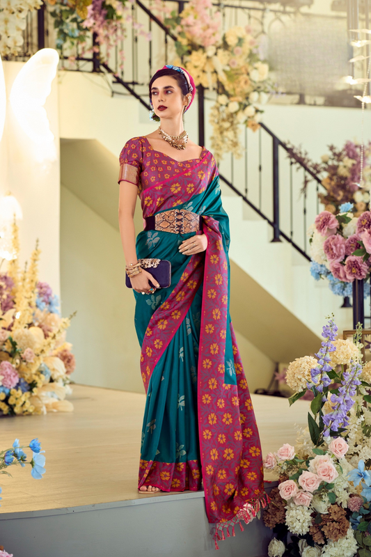 Soft Silk Saree with Traditional Ikkat Border - LaVante Fashion