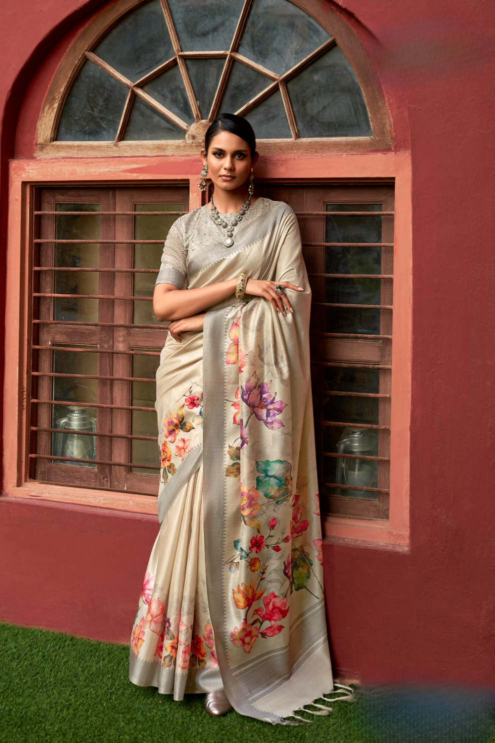 Super Tussar Silk Saree with Excellent Digital Floral Print