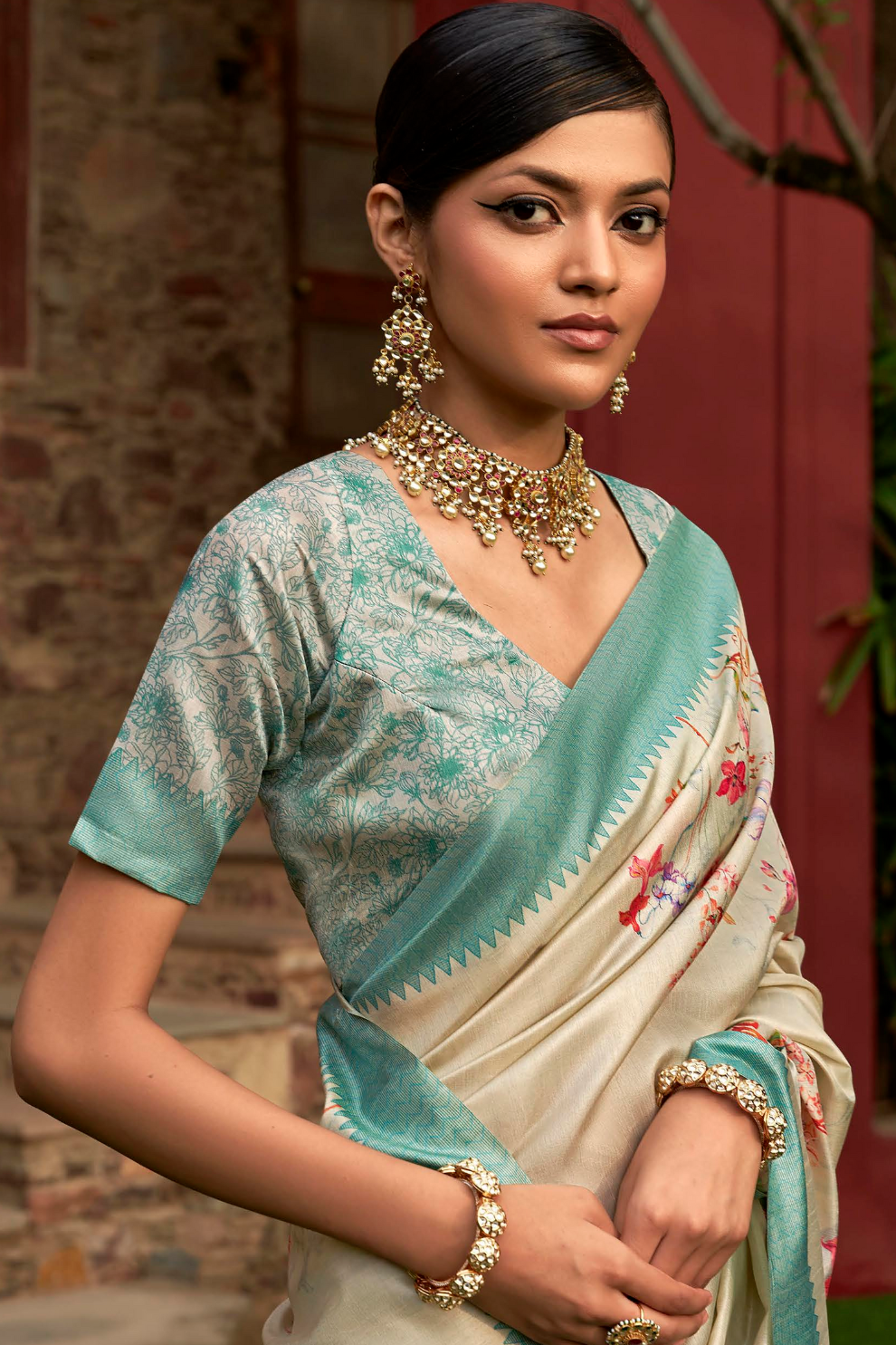 Super Tussar Silk Saree with Excellent Digital Floral Print