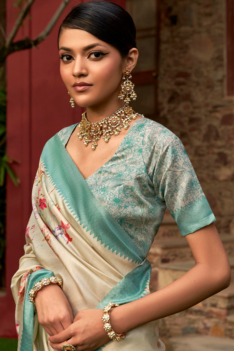 Super Tussar Silk Saree with Excellent Digital Floral Print