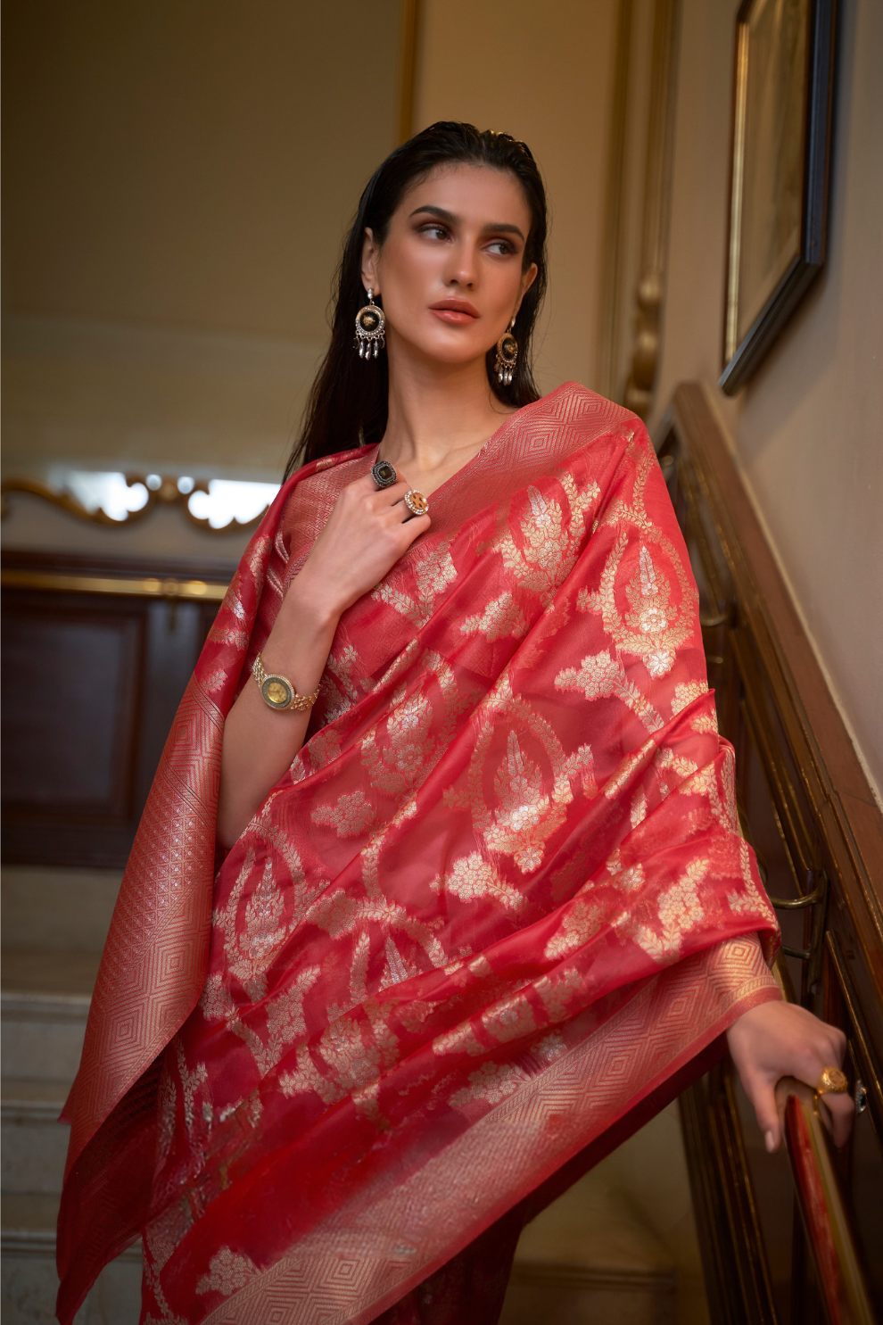 Organza Handloom Saree with Intricate Zari Weaving