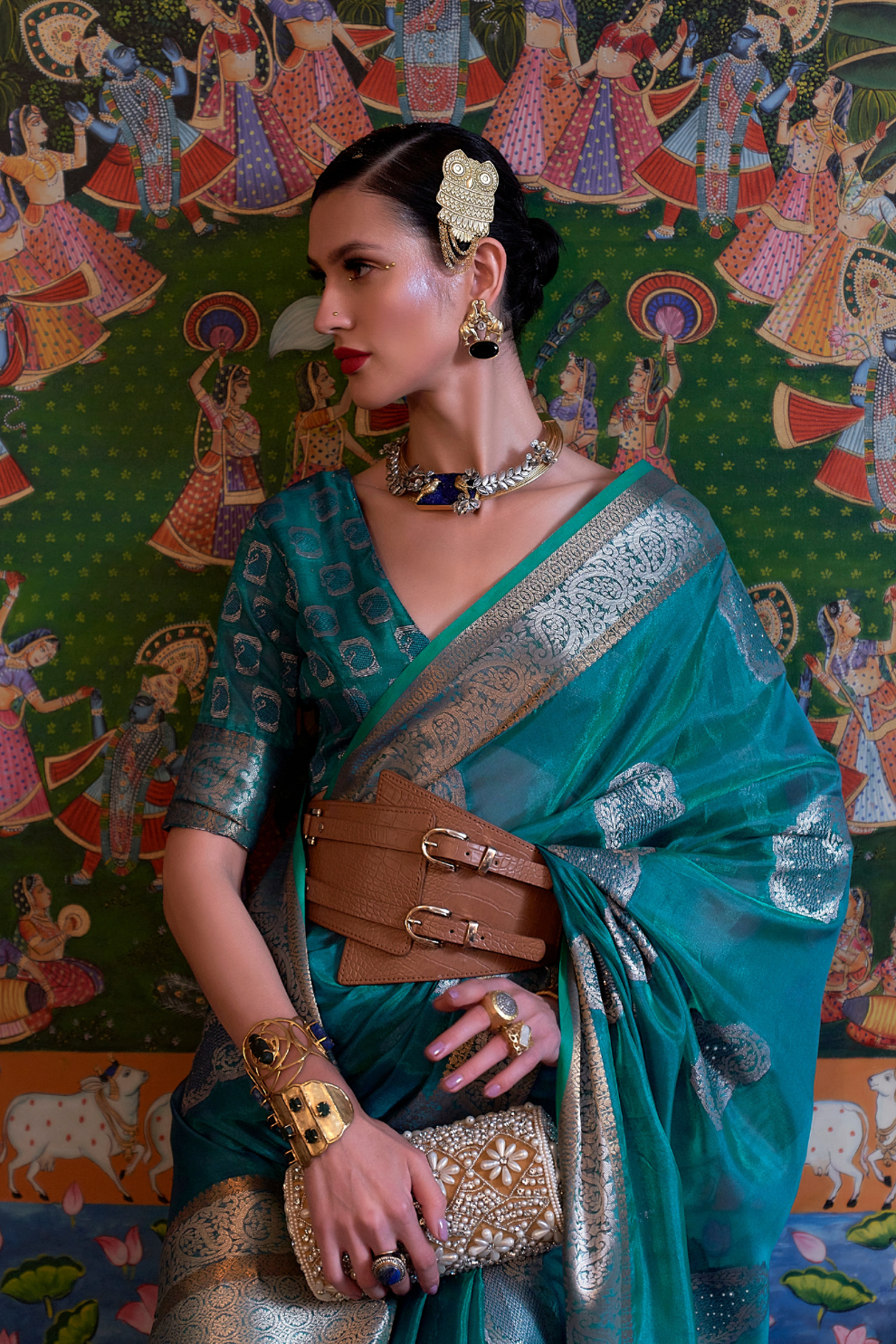 Handloom Woven Dual Tone Organza Silk Saree with Subtle Shine