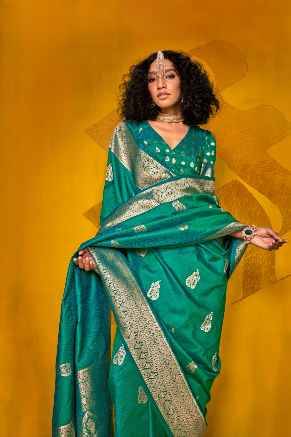 Carnival Designer Handloom Silk Saree with Weaving Touch