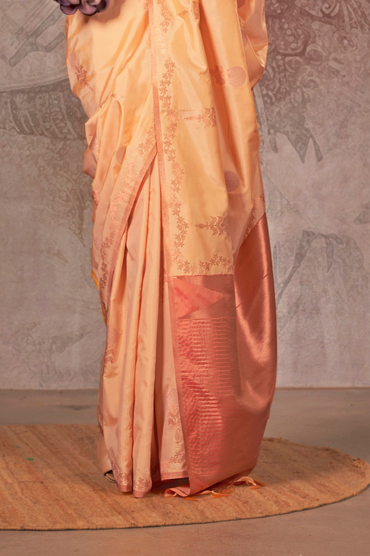 Dual Tone Banarasi Silk Saree with Rich Zari Weaving Elegance