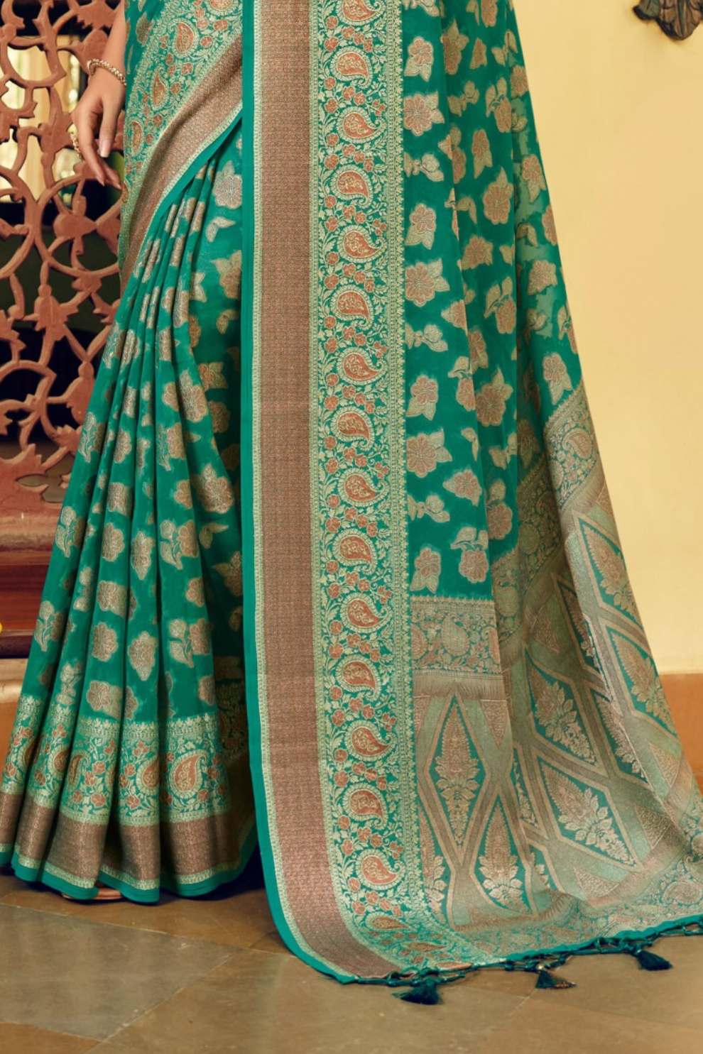 Two Ply Weaving Polyester Georgette Saree with Weaving Buta - LaVante Fashion