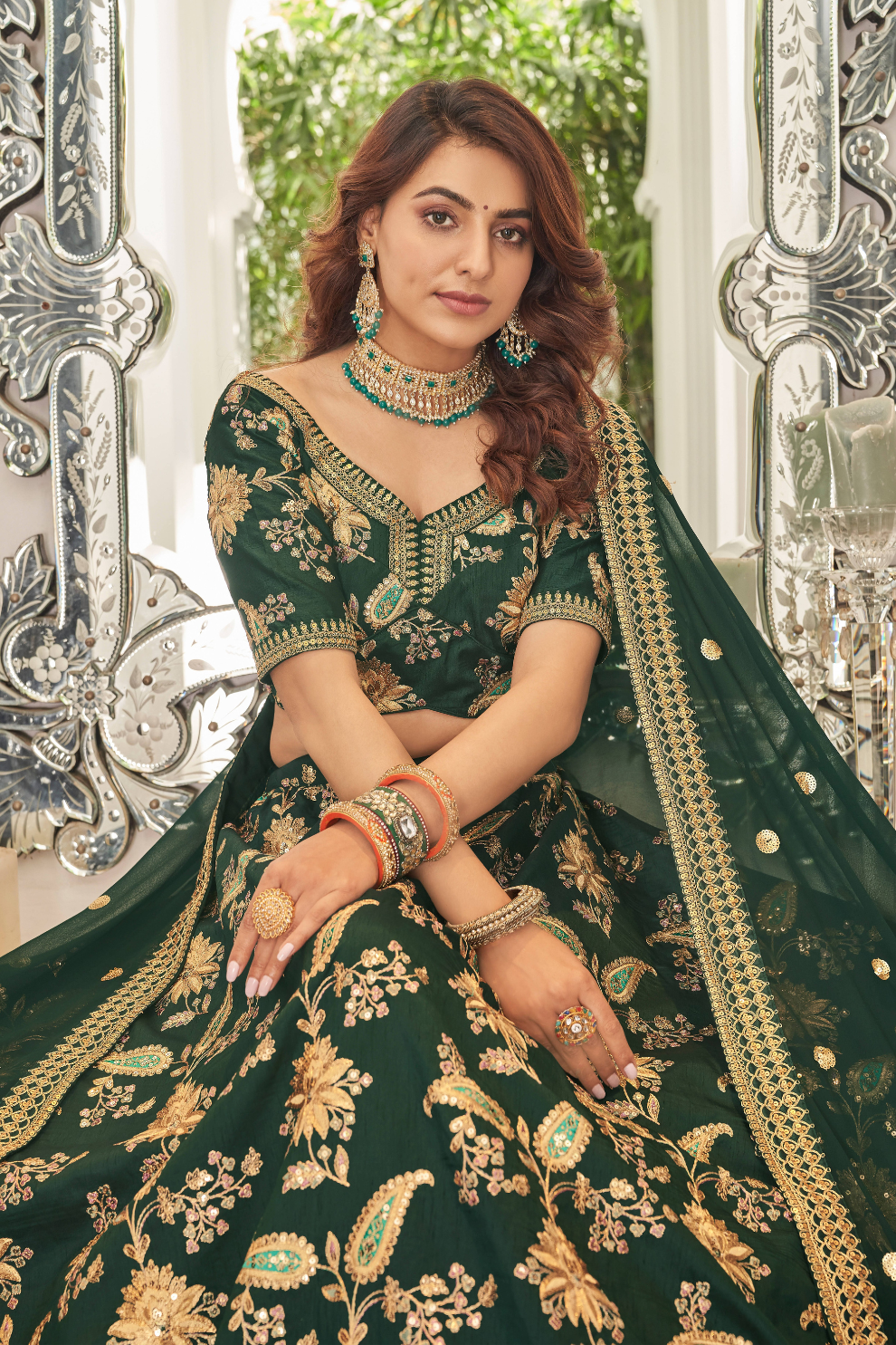 Elegant blouse and soft net dupatta with border detailing
