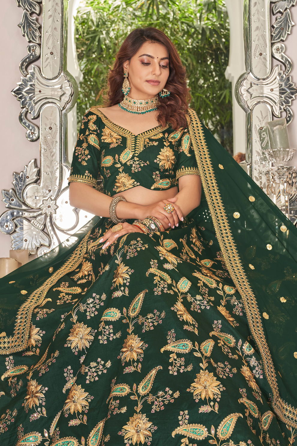 Elegant blouse and soft net dupatta with border detailing