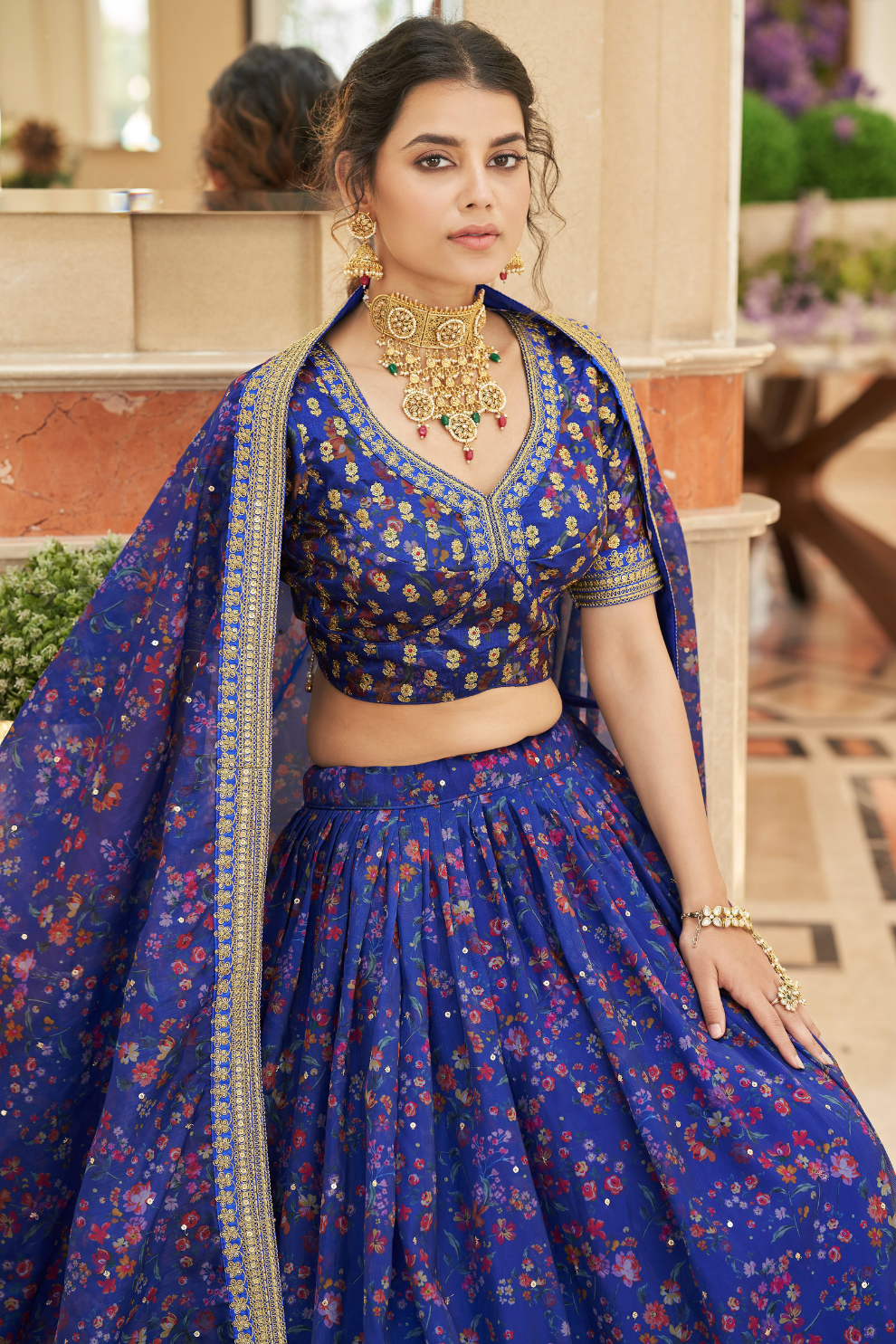 Elegant blouse and soft net dupatta with border detailing