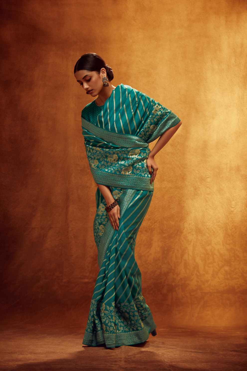 Soft Viscose Solid Saree with Blouse for Everyday Elegance