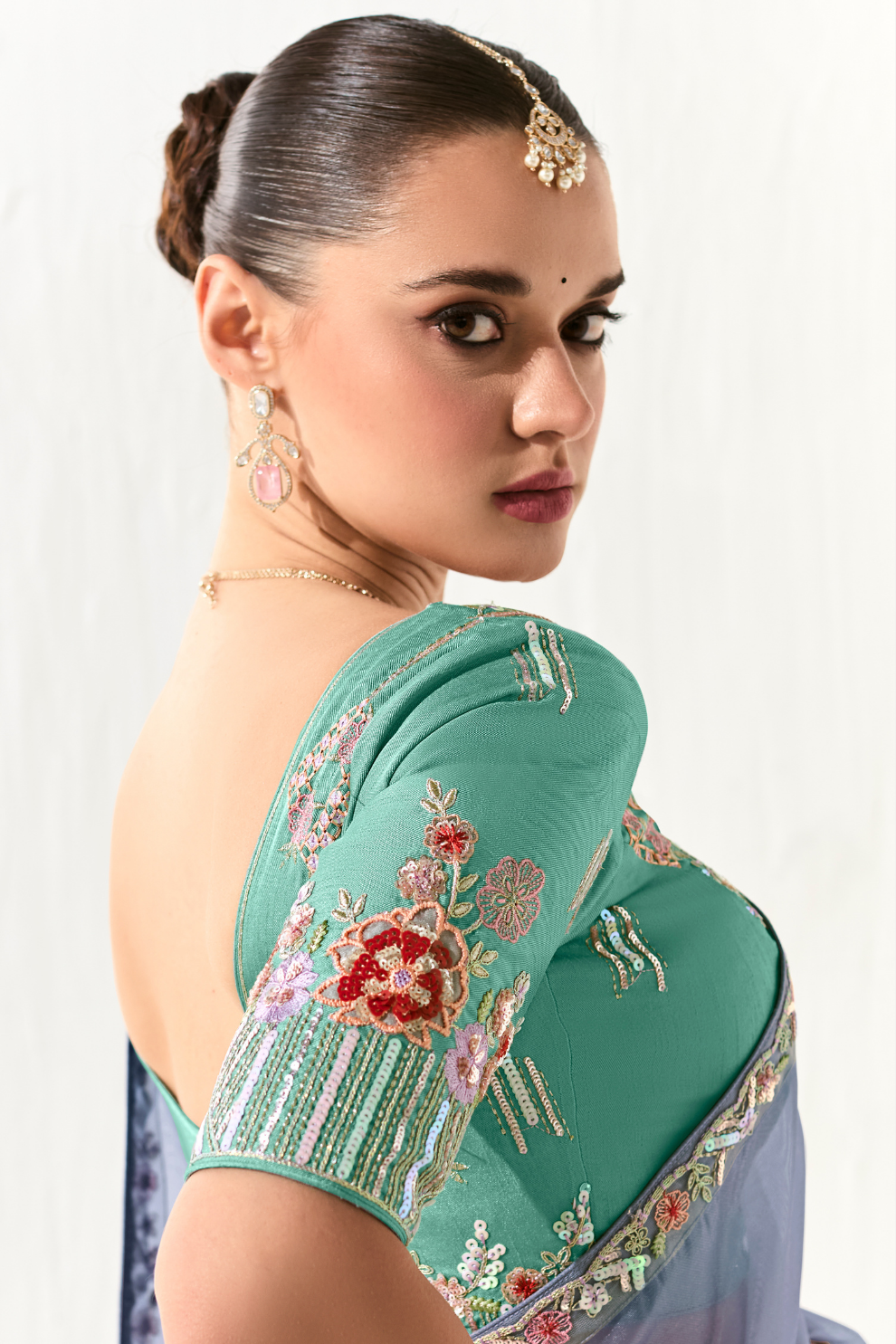 Tissue Silk Saree with Heavy Embroidered Border for Grand Occasions